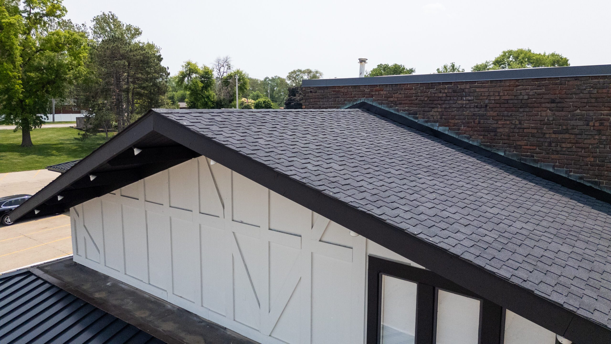 Alternate angle of Sherwood Forest roof with fresh CertainTeed shingles