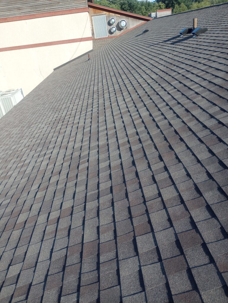 certainteed-landmark-weathered-wood-shingles-johnston-ia CertainTeed Landmark Weathered Wood architectural shingles on a Johnston, IA community center